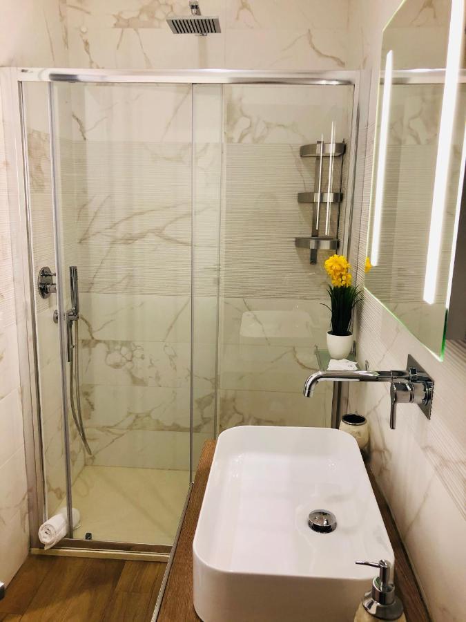 Kambal Luxury Pensión *