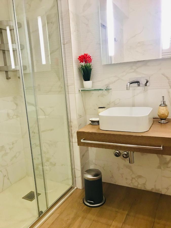 Kambal Luxury Pensión