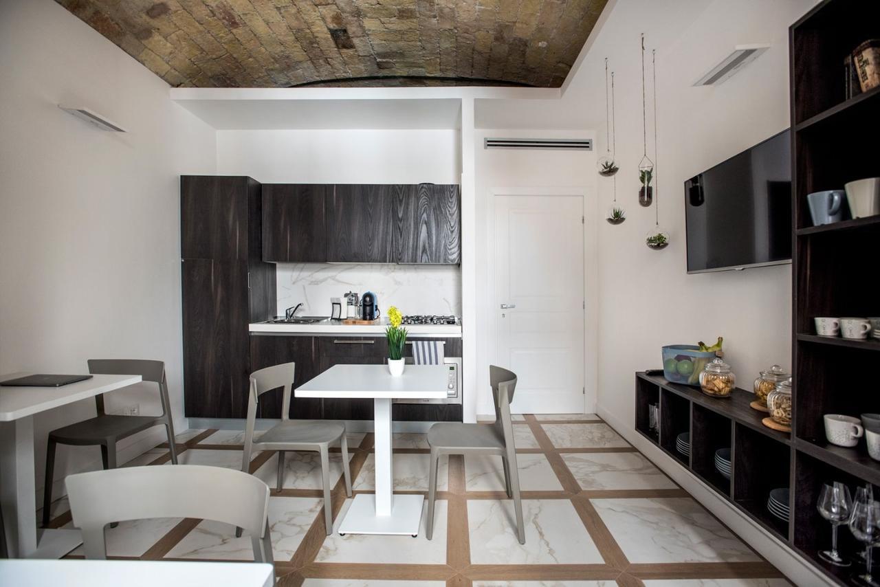 Kambal Luxury Pensión *